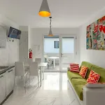 Modern Flat With Shared Pool דירה