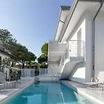 דירה Modern Flat With Shared Pool