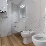 Modern Flat With Shared Pool ביביונה