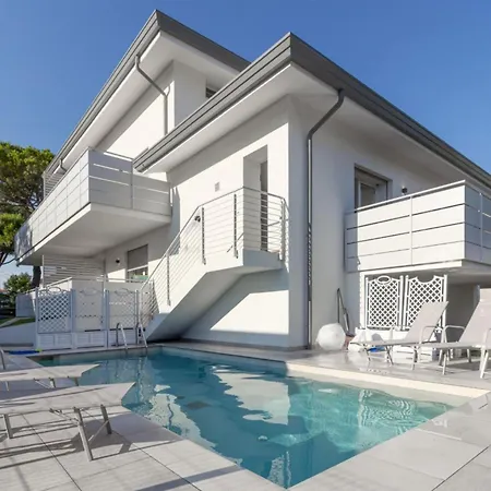 דירה Modern Flat With Shared Pool
