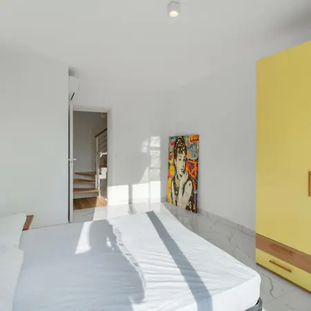 Modern Flat With Shared Pool