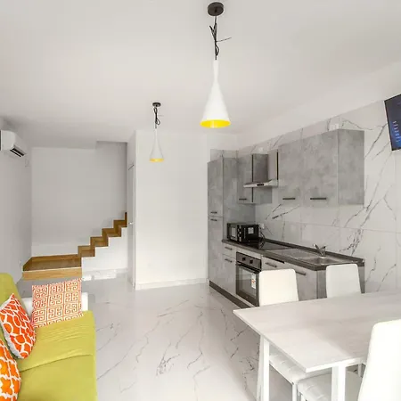 Modern Flat With Shared Pool *